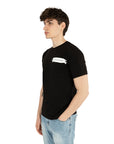 T-shirt logo contrasto
