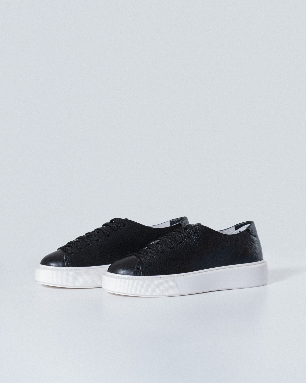 WNB // SNEAKERS ESSENTIAL BLACK